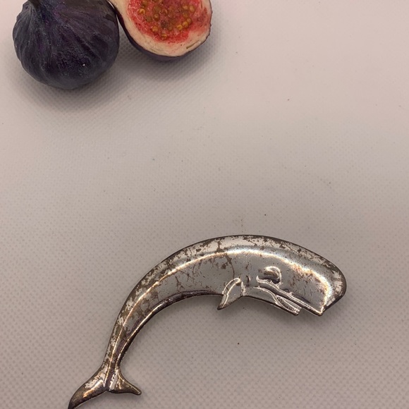 Vintage Whale Brooch - Picture 1 of 3